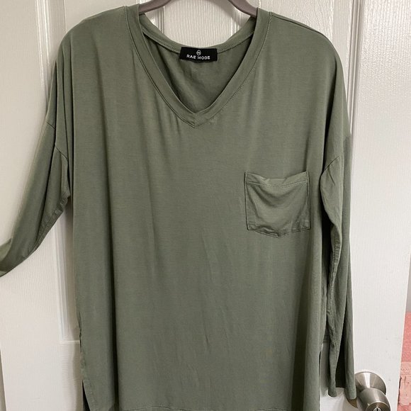 Rae Mode Tops - Lk New~.Rae Mode Basic Long Sleeve Top with Pocket ~Sm